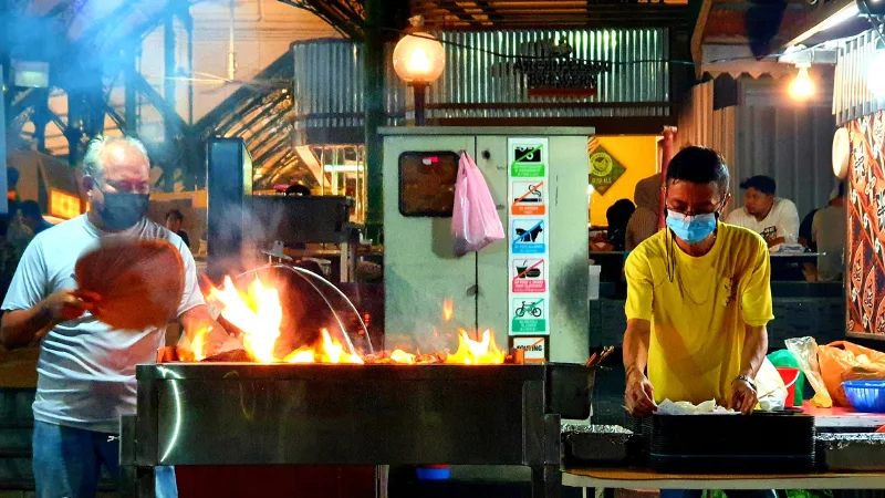 A Taste of Singapore: Exploring the Hawker Food Scene